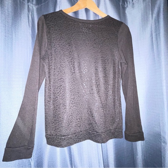 Small oversized so can fit mediums Obey propaganda long sleeve black cheetah pri - Picture 6 of 8